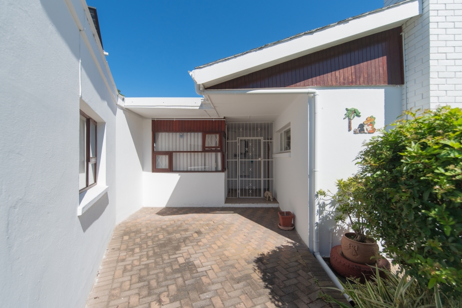 5 Bedroom Property for Sale in Framesby Eastern Cape
